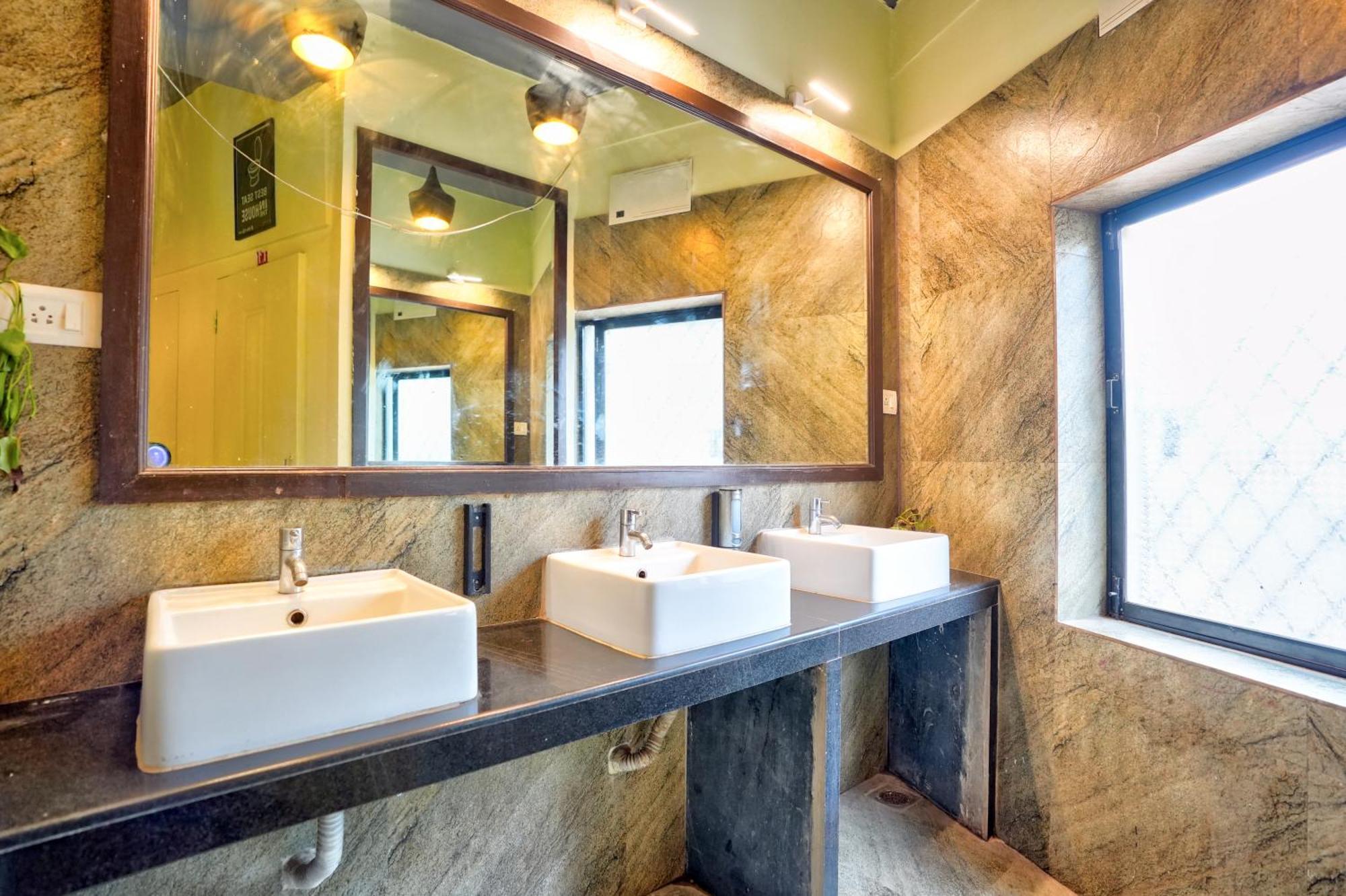 Hive Hostel Anjuna By Just Travels ภายนอก รูปภาพ